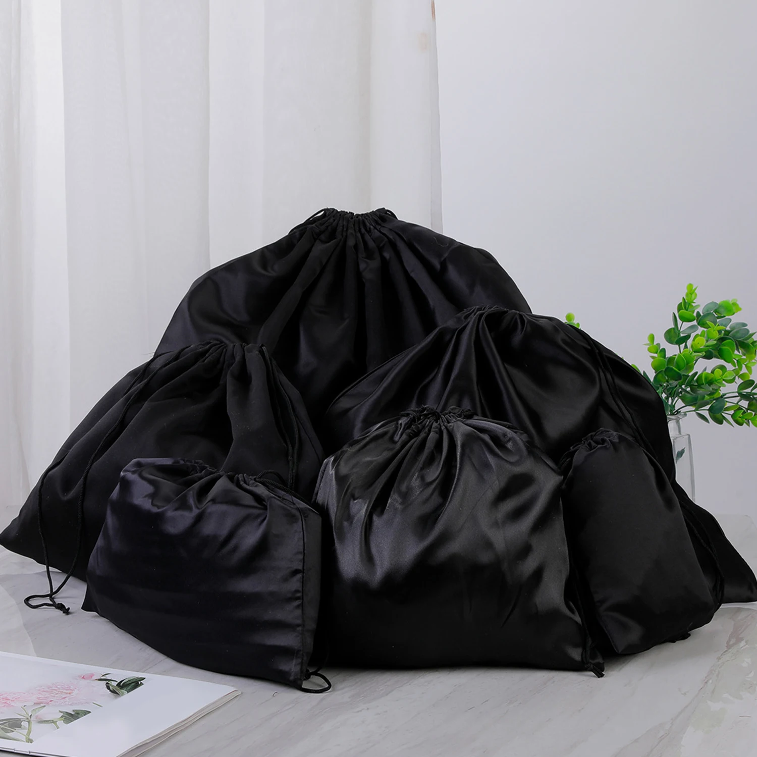 

Black High Quality Smooth Storage Bag Dust Bag Bundle Drawstring Bag Environmental Protection Storage Bag Silk Satin Cloth