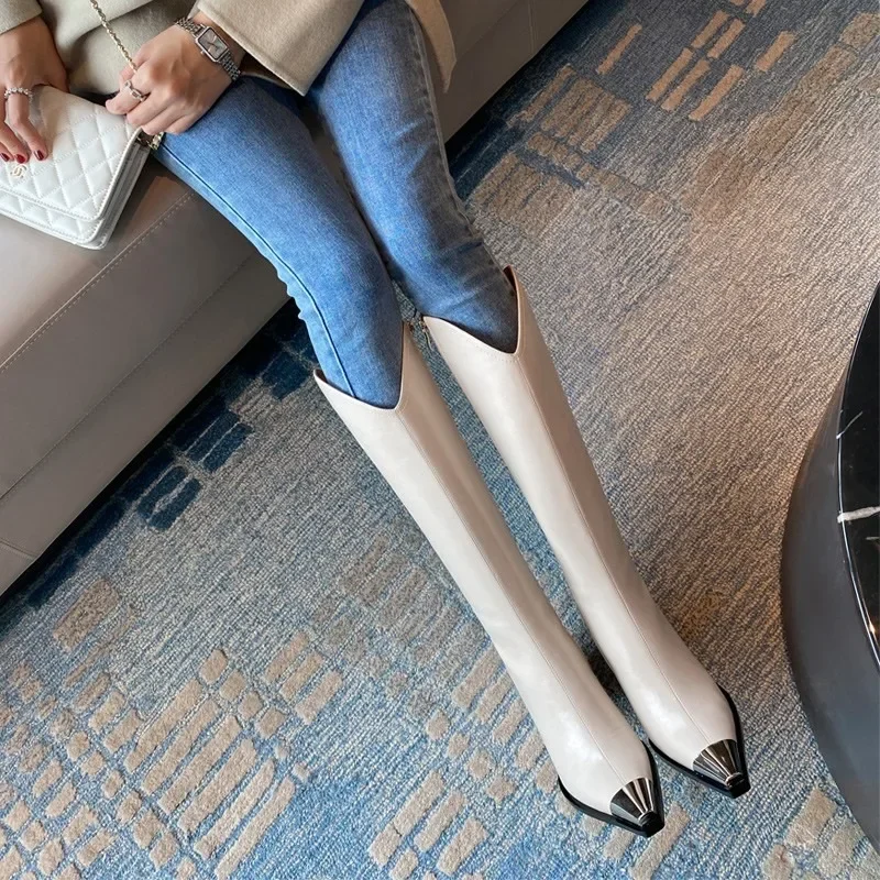 2023 nuove donne Solid tacchi alti stivali lunghi stivali da equitazione da donna autunno inverno Designer scarpe a punta stivali al ginocchio Retro