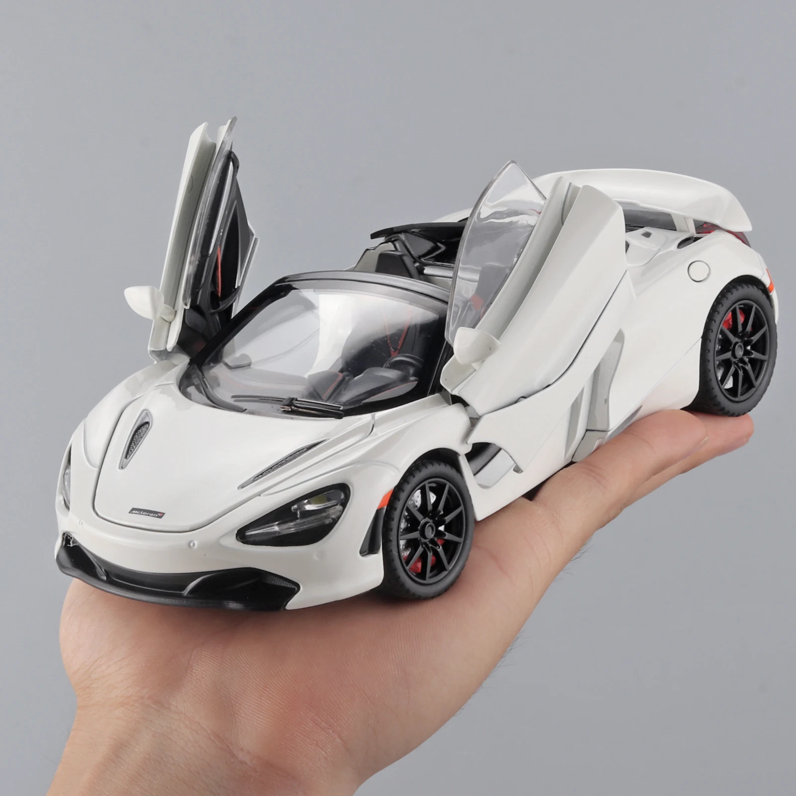 1: 24 720S alloy sports car model with four wheels and shock absorption function, suitable as a holiday gift for children