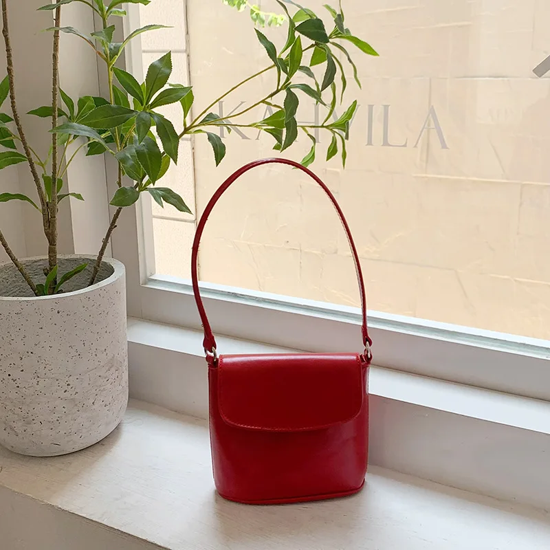 Fashion Design Women\'s Red Shoulder Crossbody Bag Retro Ladies Small Bucket Bag Handbags Solid Color Female Simple Underarm Bags