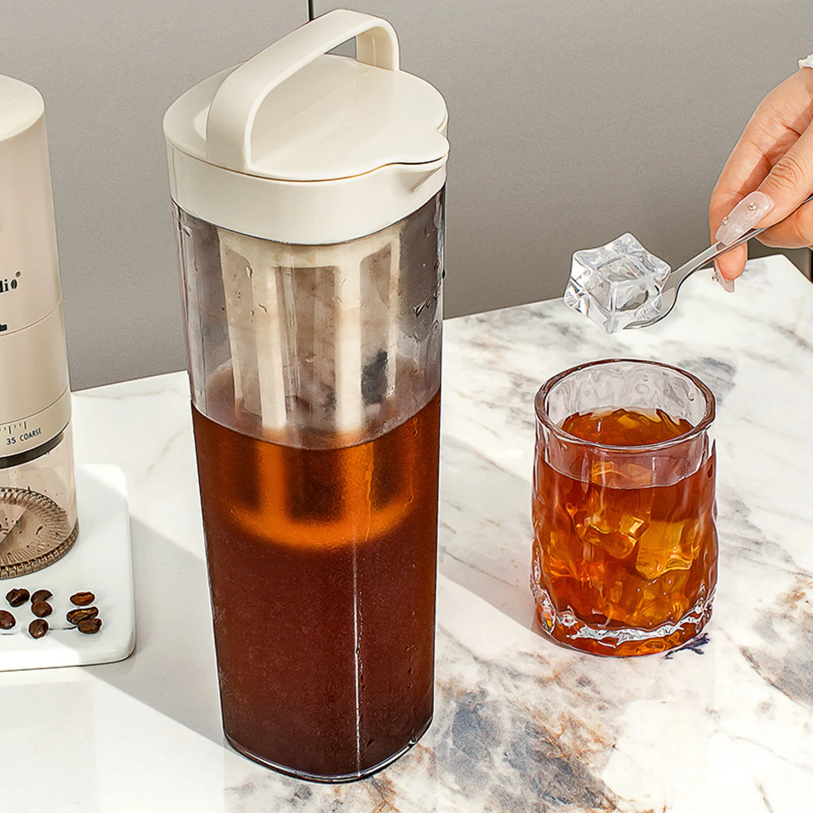 

Simple Water Juice Jug ABS Heat Resistant Large Capacity Cold Water Pitcher For Storing Fresh Juices Beverages Fridge Drink Pots