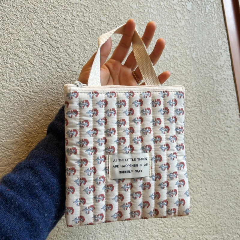 Bolsa de cosméticos acolchada para niña y mujer, estuche de almacenamiento de artículos de tocador de viaje portátil, bolsa organizadora de maquillaje de tela de algodón de estilo coreano