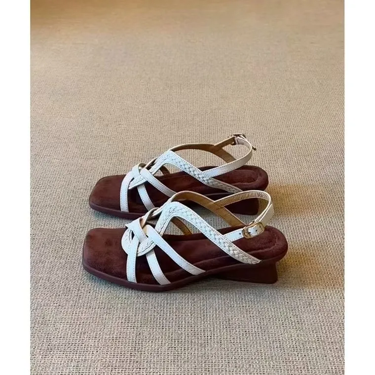 Sandalias de mujer de piel de oveja, estilo nicho retro, con punta cuadrada, tejido calado, punta abierta, estilo romano, versátiles, ligeras, para pie ancho, extra suaves