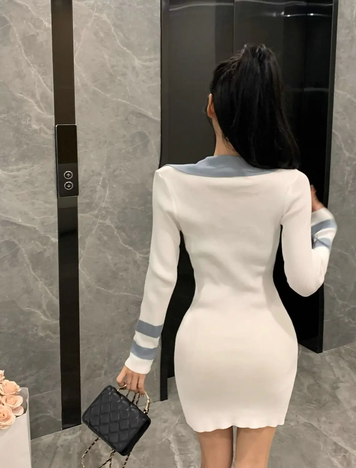 V-neck Color Blocking Design Niche Slim Fit Dress New Temperament Socialite Hip Hugging Knitted Dress