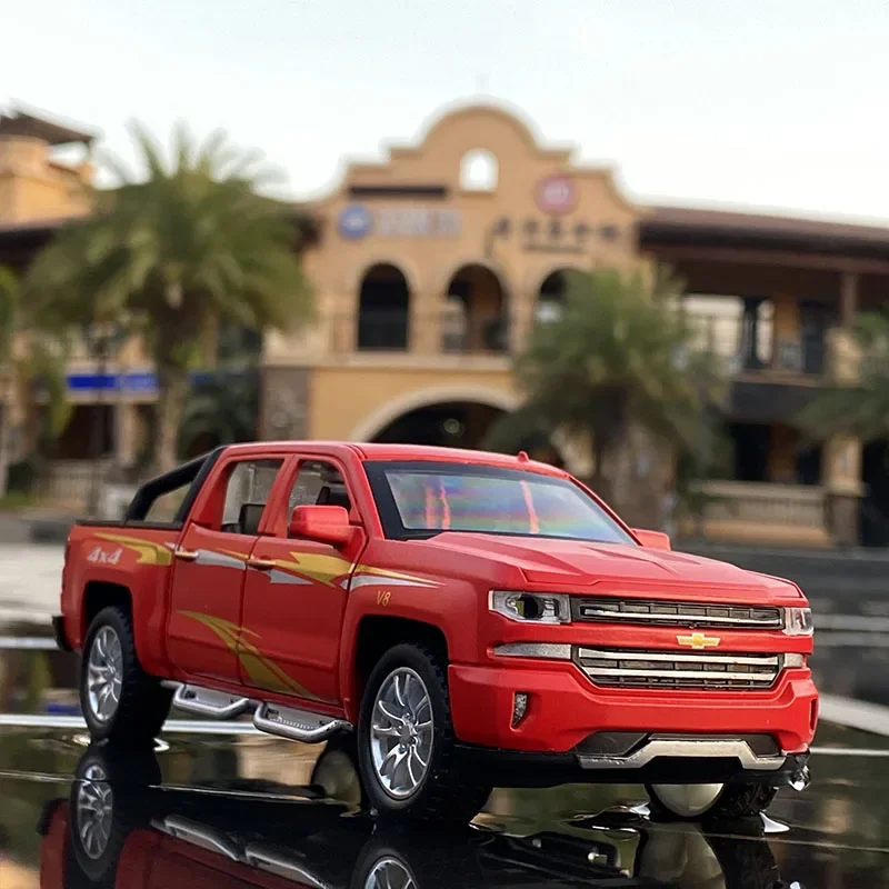 1:32 Chevrolet Silverado Pickup Alloy Car Model Diecast Metal Toy Vehicles Car Model Simulation Sound Light Collection Kids Gift