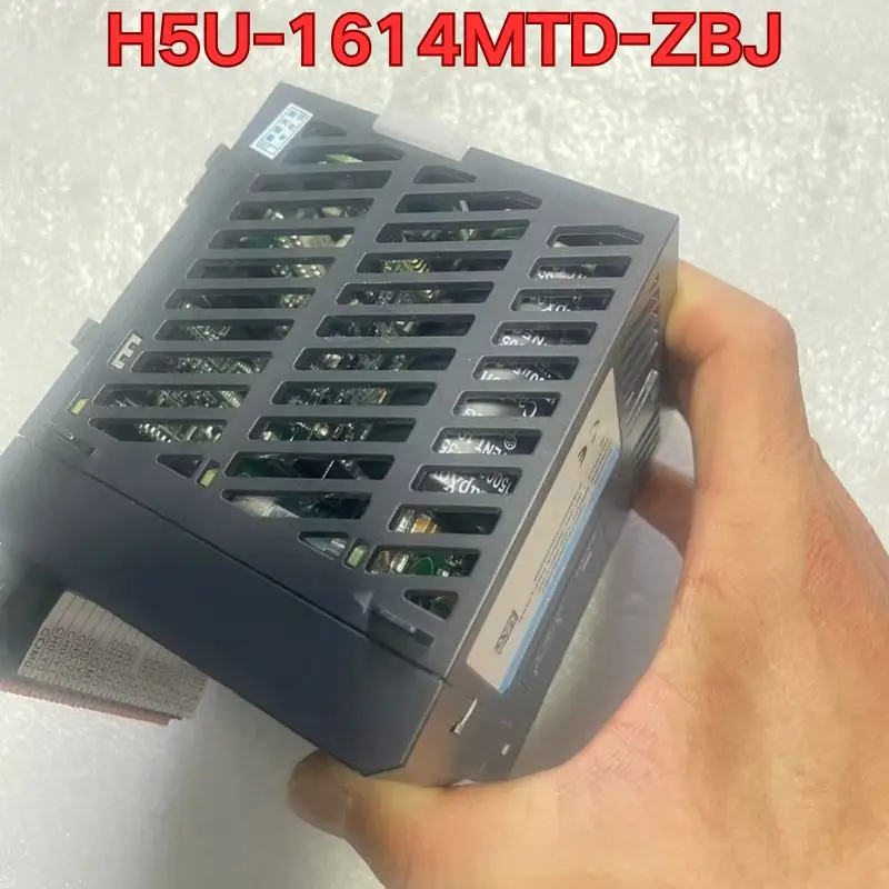 

Бывший в употреблении тест функции контроллера ПЛК H5U-1614MTD-ZBJ обычно. Новейшее предложение в июле.