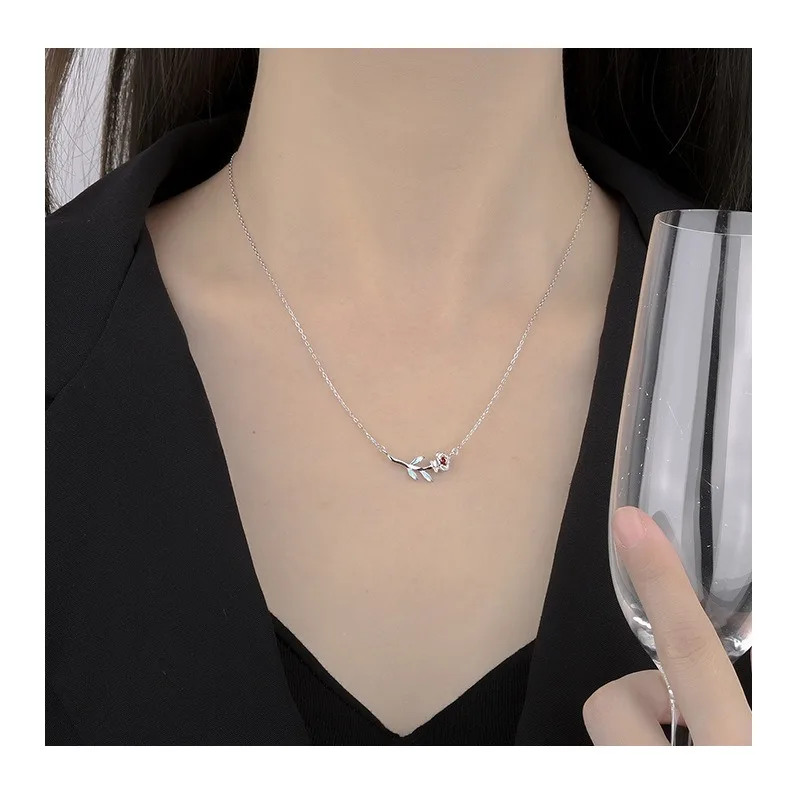 

Meilong Original Brand Rose Necklace Pomegranate Red Zircon Rose Necklace Necklace