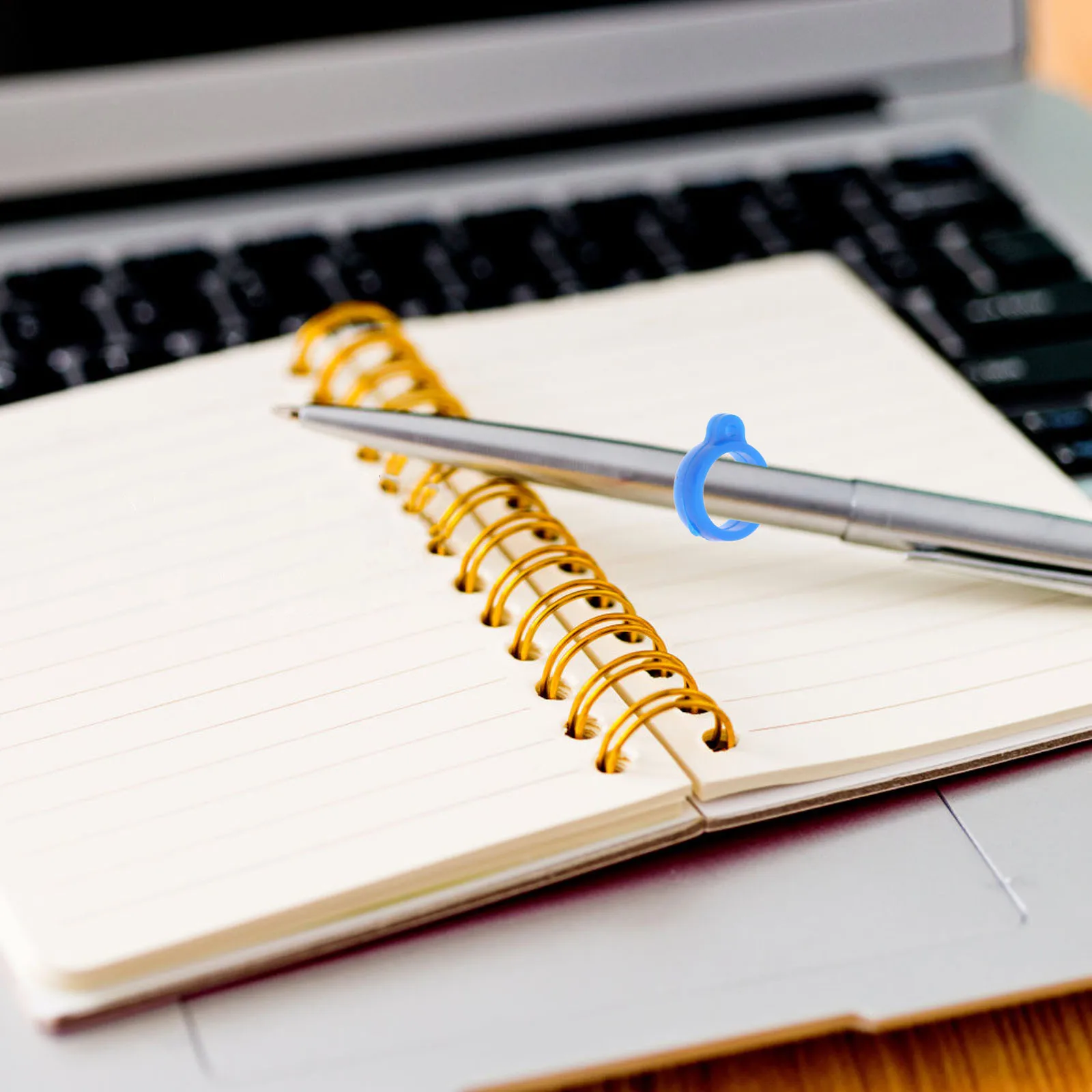 

50pcs 13Mm Silicone Ring Holder Adjustable Anti-Lost Jump Ring For Keychain Lanyard Necklace Pen Holder Pendant Kit Durable