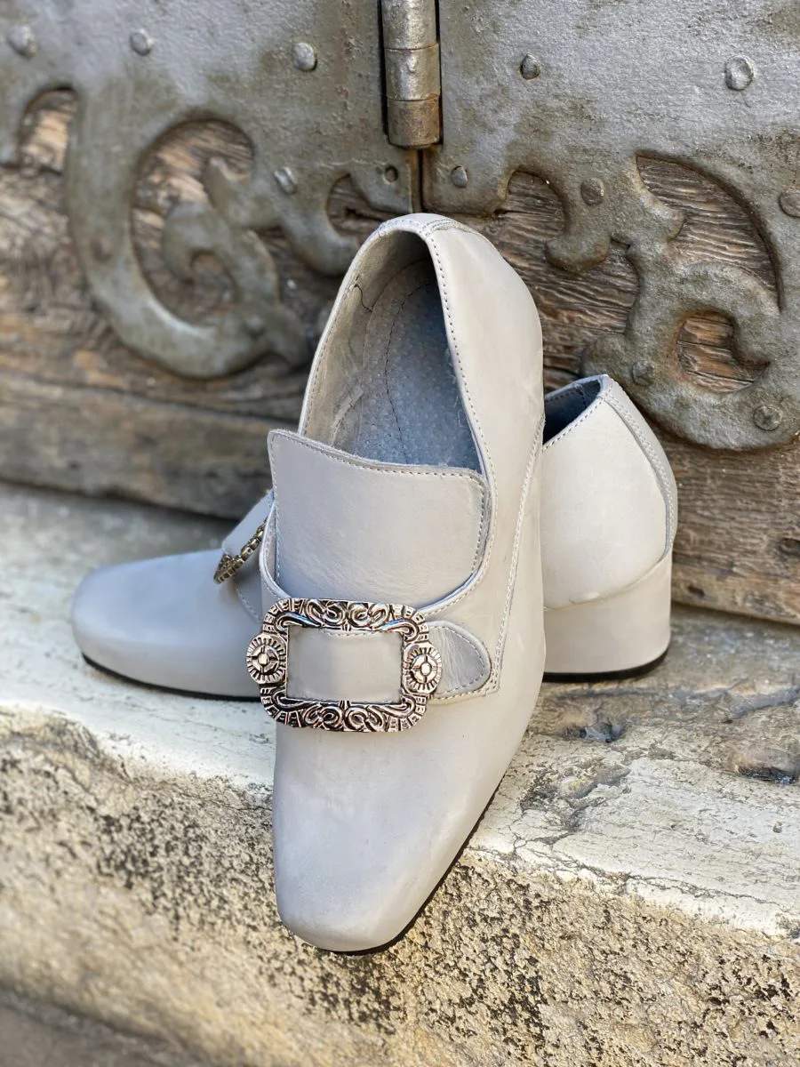 Retro-Western, mittelalterliche, renaissanceartige Rollenspiele, edle Herren- und Damenmode, einfarbige High Heels, Partyschuhe, Halloween-Kostüm. – Detail 9