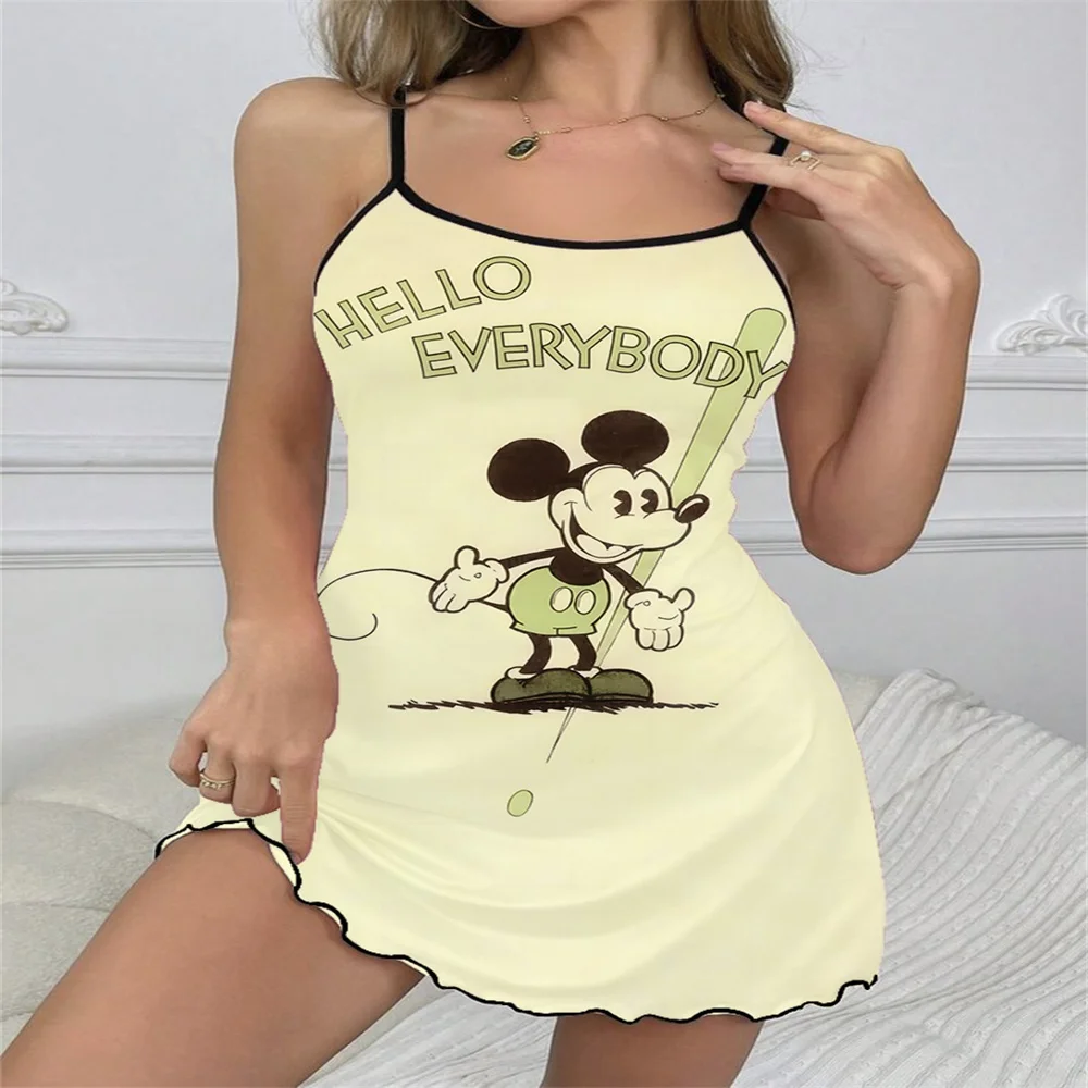 

Женская пикантная ночная рубашка с оборками по краям