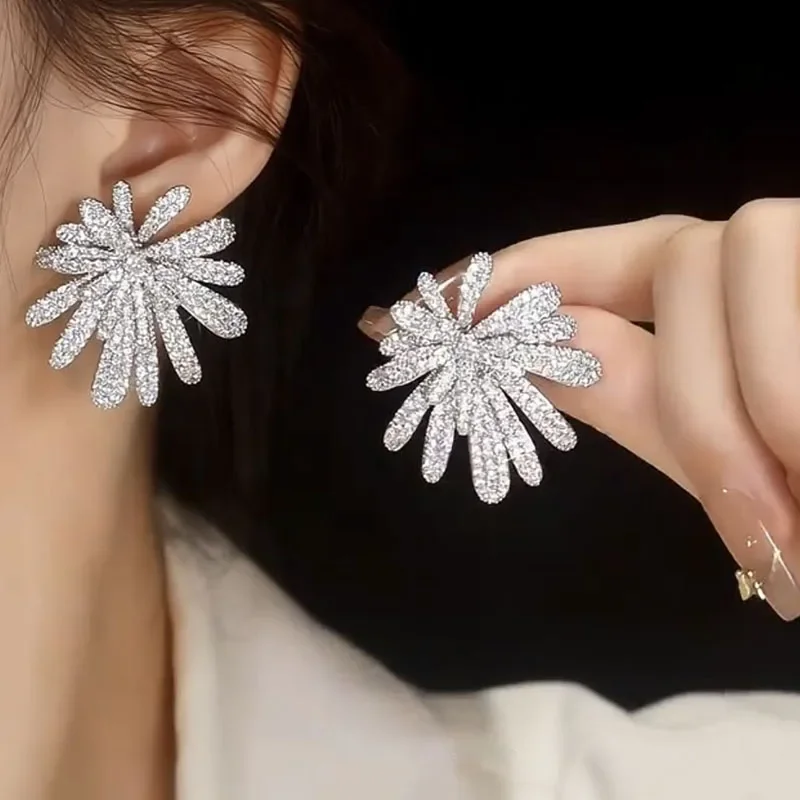 Korea new design fashion jewelry 14K gold plated exaggerated zircon fireworks earrings elegant women's wedding party accessories