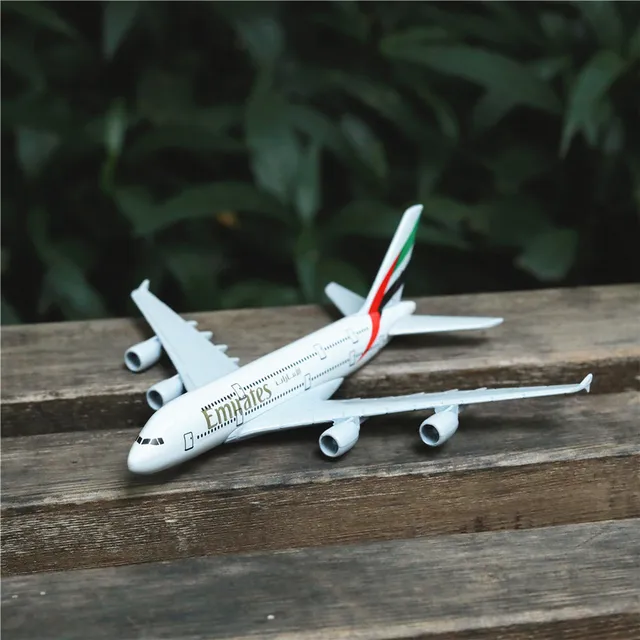 1:400 Scale Metal Airplane Emirates A380 Airlines Boeing Airbus 3 1:400 Scale Metal Airplane Emirates A380 Airlines Boeing Airbus 3