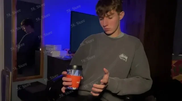 

Кофейная чашка Pixar от Люка Оселен Волшебные трюки (58, загрузка в магазине)