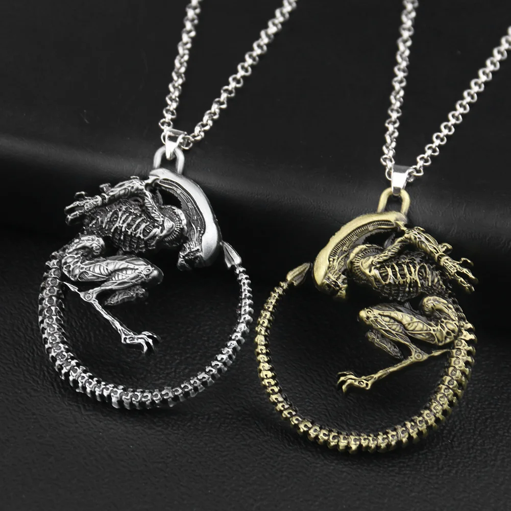 Aliens Predator Skeleton Necklace Tail Bone Variation Alien Queen Pendant Devil Metal Chain Man Boy Cowboy Chain Jewelry Gift