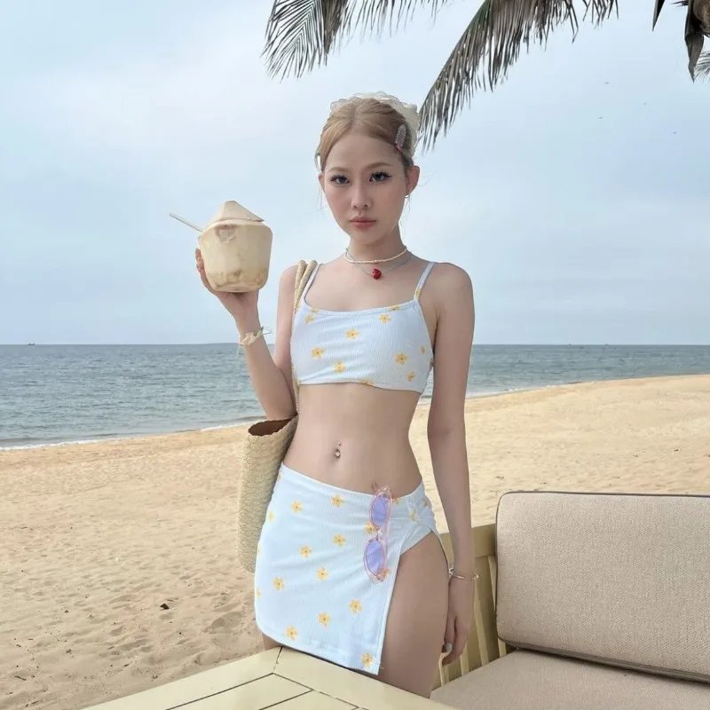 New Floral Sweet Bikini Design Feeling Small and Fresh Girl Looking Thin with Chest Pad Casual Split Three-piece Swimsuit