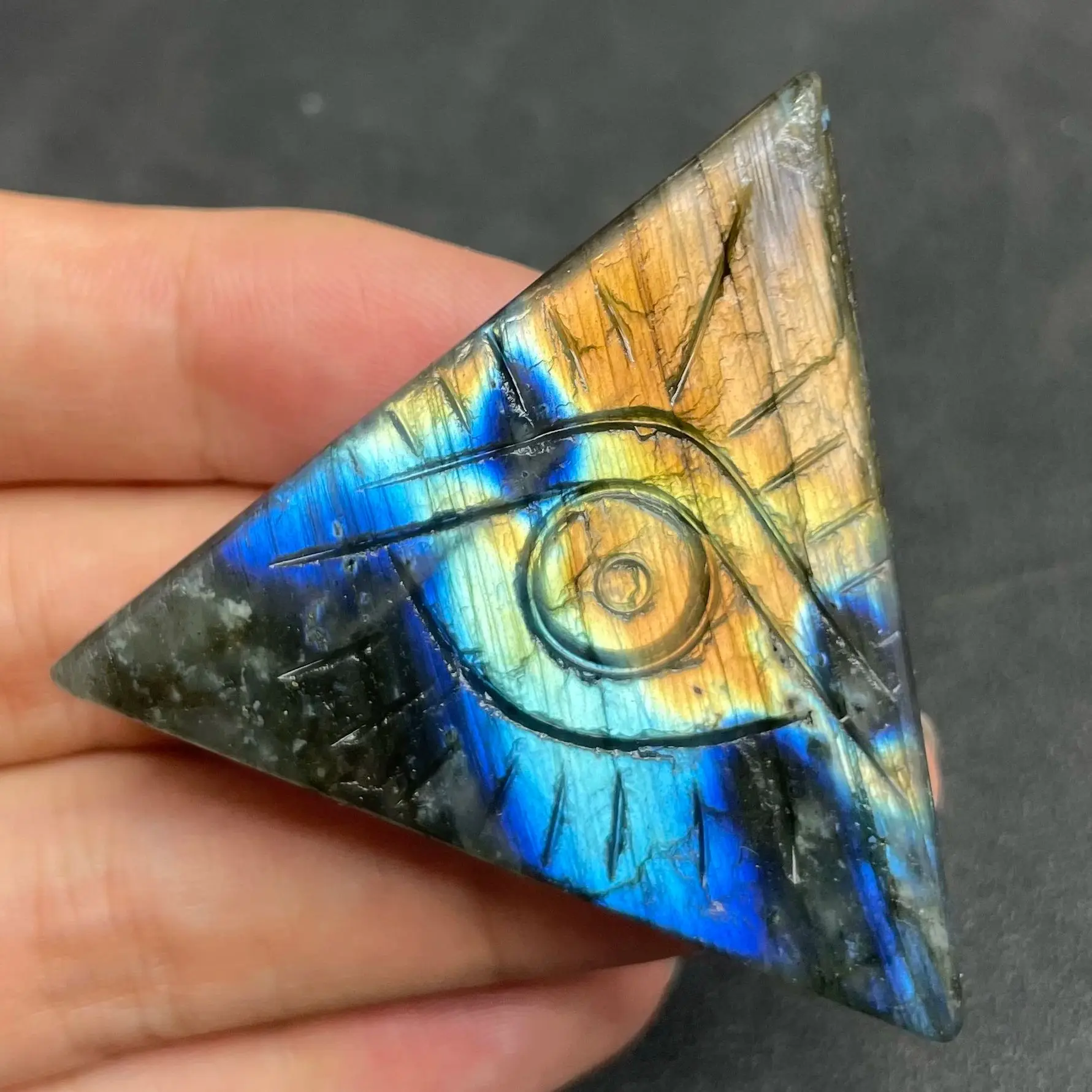 Natural Labradorite Carving The Eye of Horus Quartz Crystal All Seeing Eye Reiki Healing Exquisite Carvings Amulet Wicca Crafts