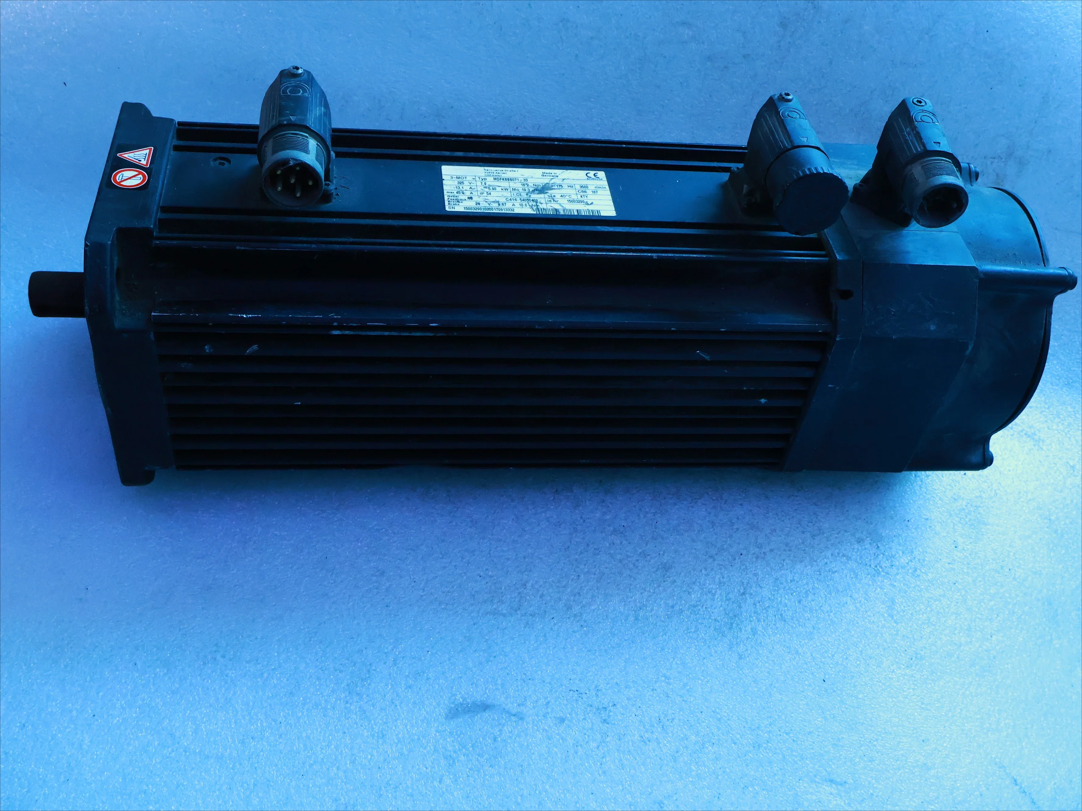 Used MDFKSBS071-33 For Lenze MDFKSBS071-33 Servo Motor