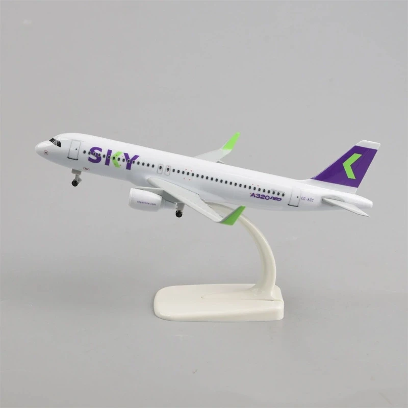 20cm A320 Sky Airlines Alloy Aircraft Chilean Sky Aircraft Model With Landing Gear Display Of Home Decorative Items Collection