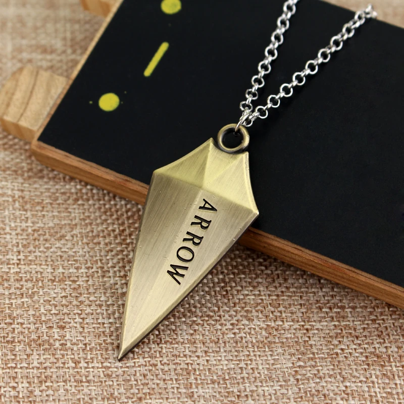 Movie Green Arrow Logo Oliver Queen Hero TV Pendant Necklace Key Buckle Men women Suspension Arrow Necklace