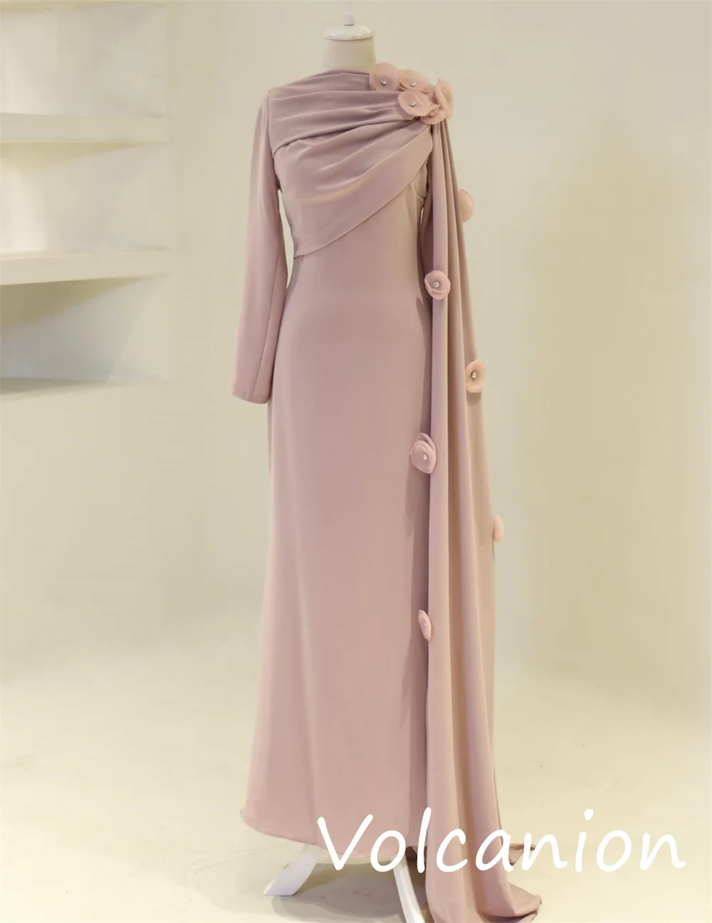 تخصيص النمط الصيني جيرسي زهرة الطية ألف خط مغرفة الرقبة فساتين طويلة مناسبة مخصصة رائعة