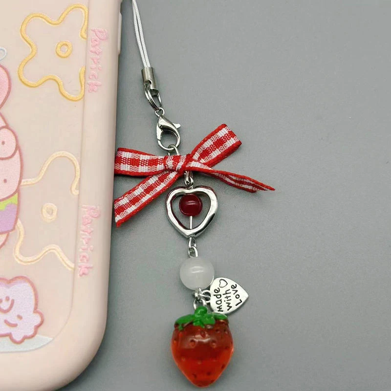 Sweet Kawaii Red Strawberry Keychain Heart Bow Beaded Phone Charms Lanyard Fresh Fashion Bag Camera Pendant Hanging Jewelry