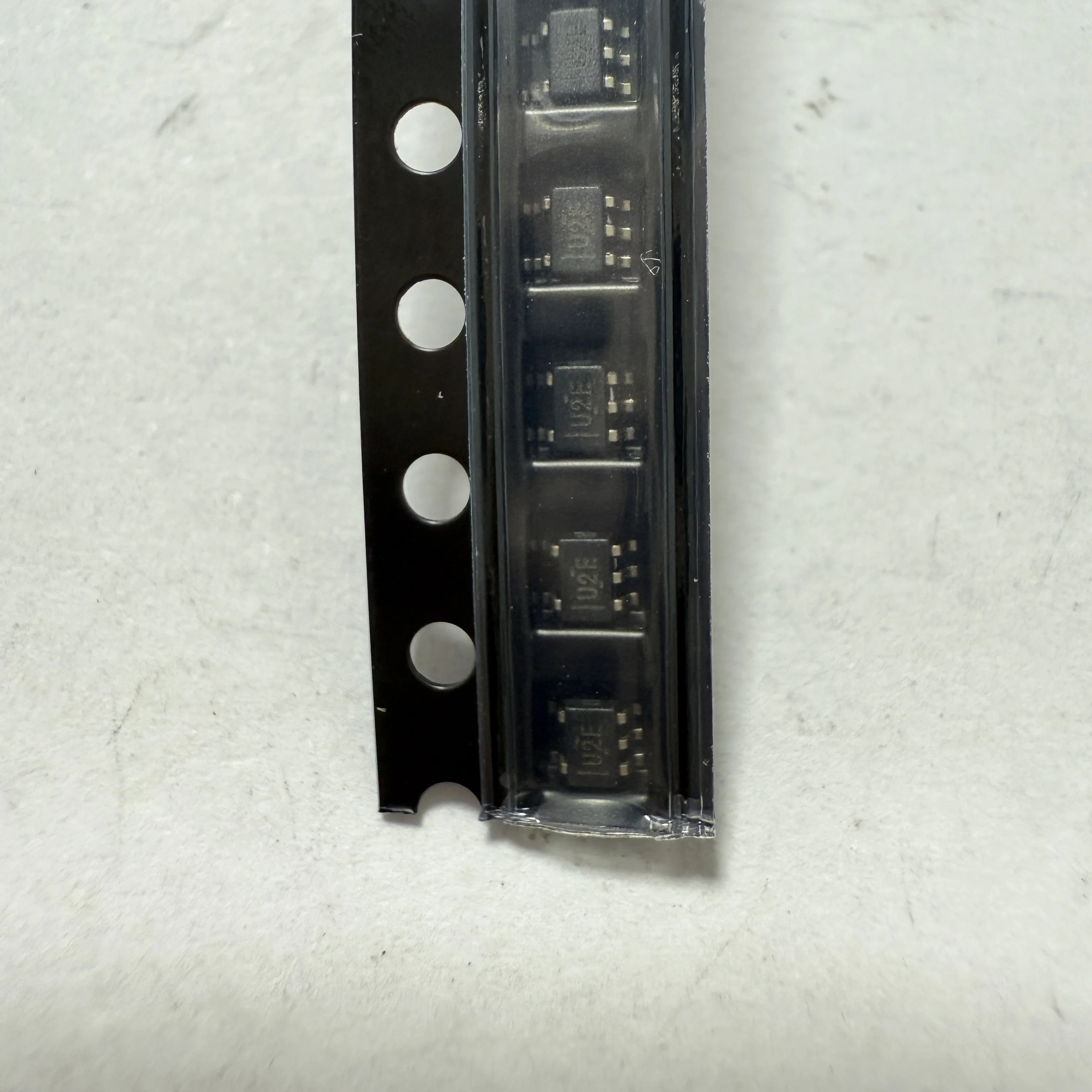 50PCS/LOT SN74AUP1T34DCKR (Translators / Level Shifters)