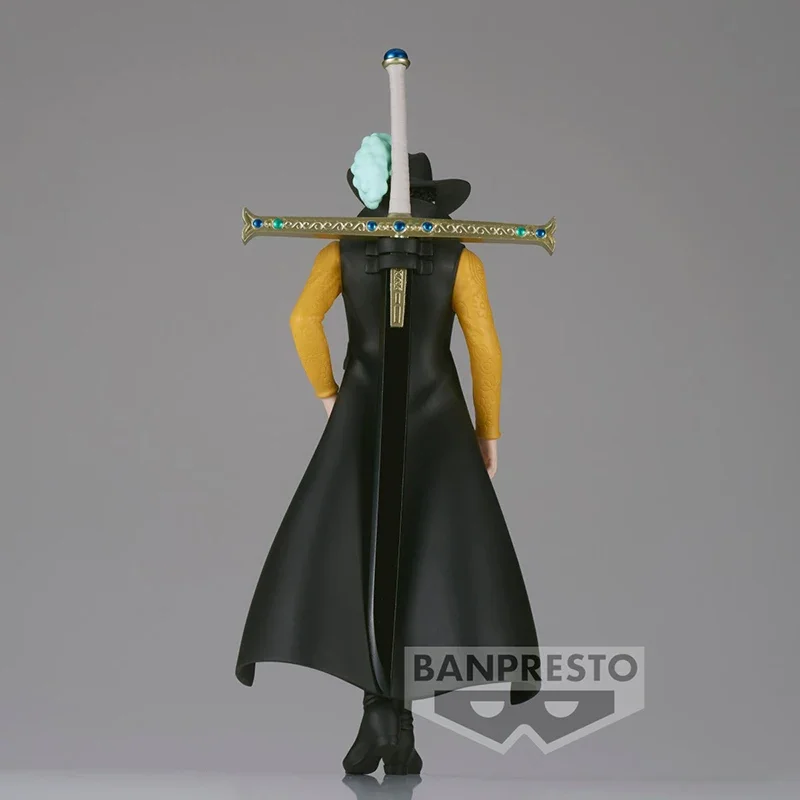 

Bandai Original One Piece The Shukko Dracule Mihawk Аниме Фигурка ПВХ Модель Коллекционные Игрушки Подарки 16 см