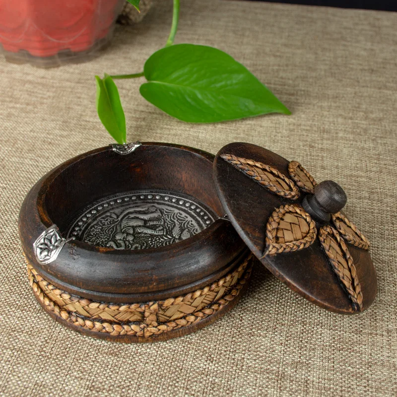 Thai Solid Wood Ashtray Southeast Asian Style Handmade Desktop Ashtray with Lid for Smoking Office Home Decoration