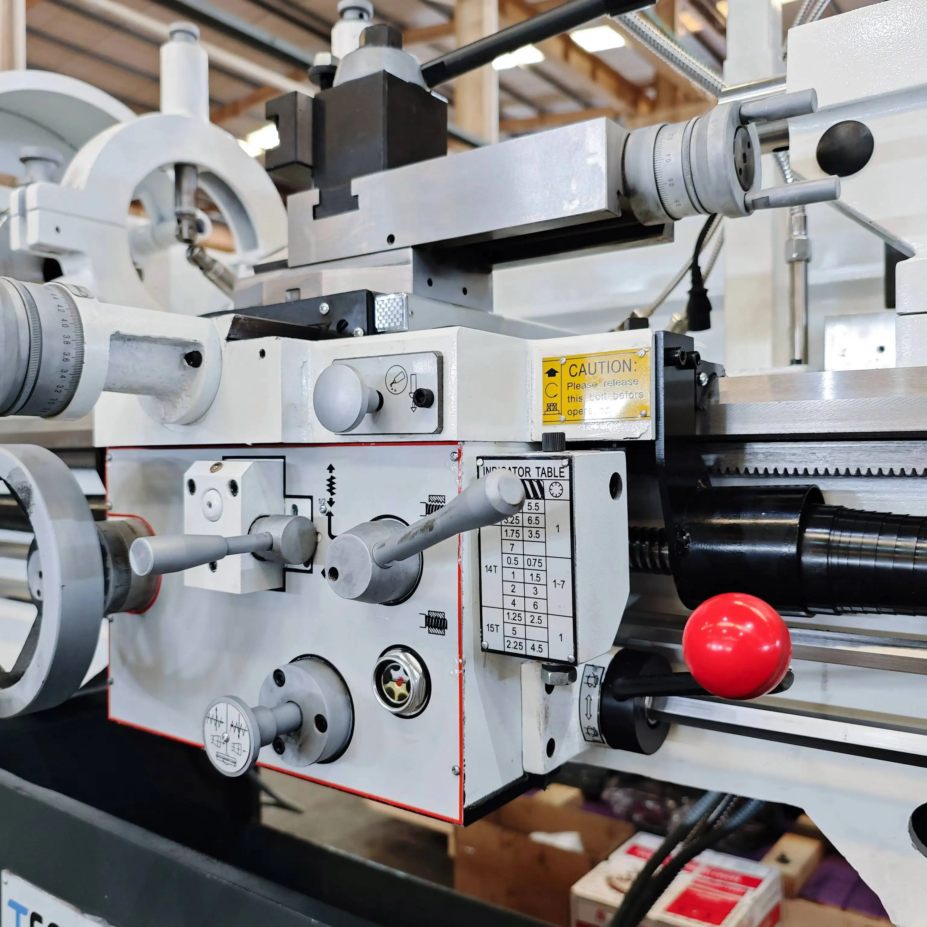 Tienda de torno de alta precisión de sobremesa manual horizontal Pl400 de metal