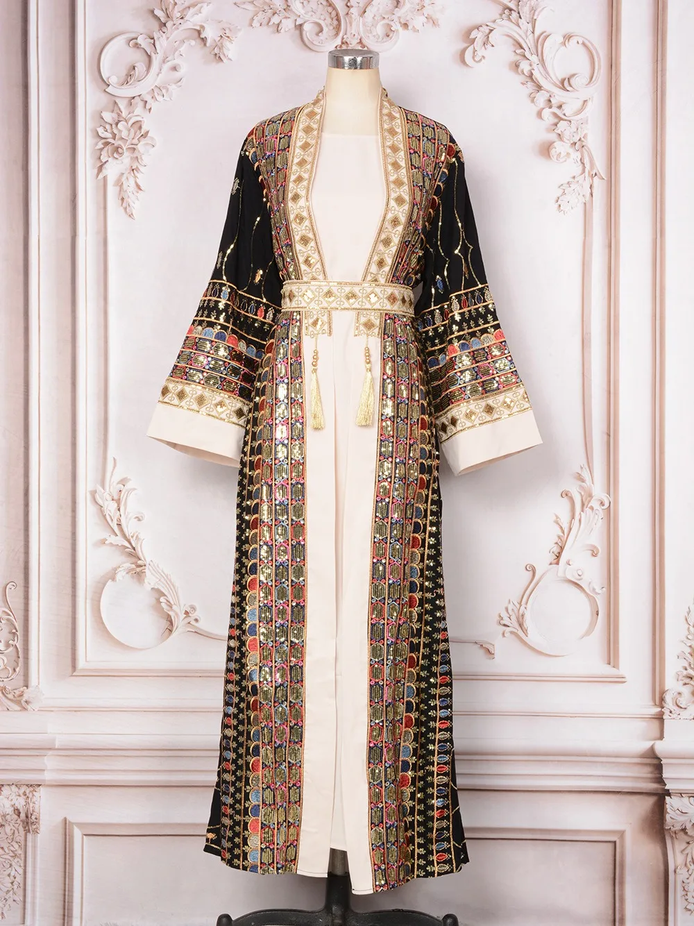 Wholesale Middle Eastern Dubai Abaya with Heavy Beading and Sequins Pendant Fashionable Muslim Dress Gown