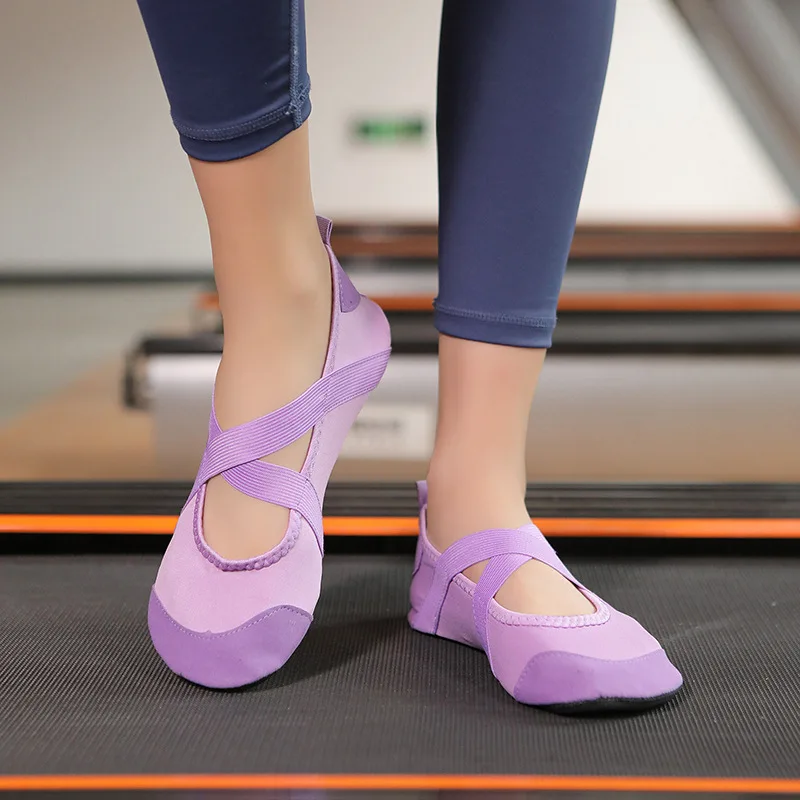 2026 Women's Versatile Fitness Shoes Outdoor Water Shoes Non-Slip Soft Sole for Yoga Pilates Jump Rope Beach Home Workout