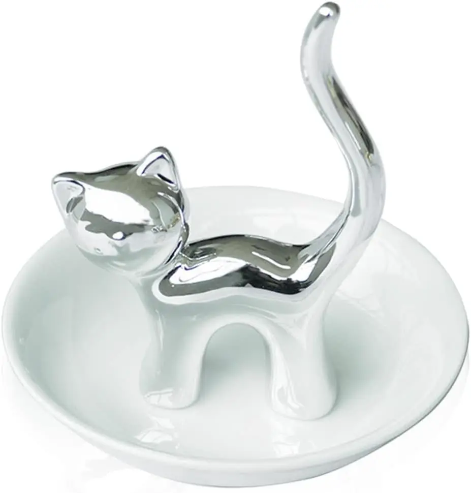 Cat-shaped ring holder/jewelry tray, perfect for holding rings, bracelets, earrings and other jewelry.