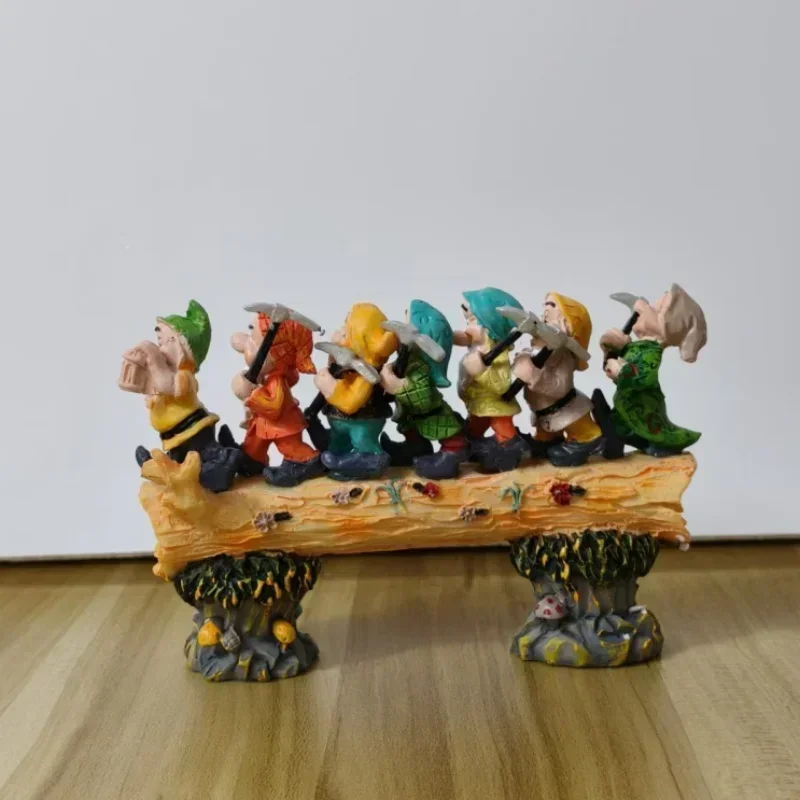 

Статуя гнома из смолы, украшение для двора, сада, Белоснежка и семь гномов, подарок на день рождения Диснея, игрушка