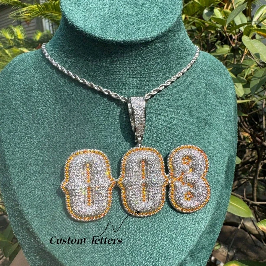 

Customized name necklace, hip-hop style zircon exaggerated letters and circle pendant, suitable for men and women, ideal gift