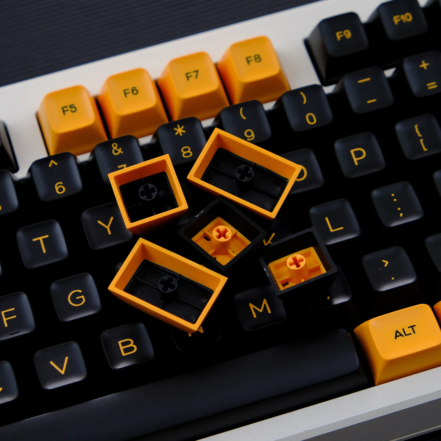 KBDiy 142 Keys Black and Yellow Keycap Set Double Shot SA Profile PBT Keycaps Custom for Mechanical Keyboard Gaming for GMK67 75