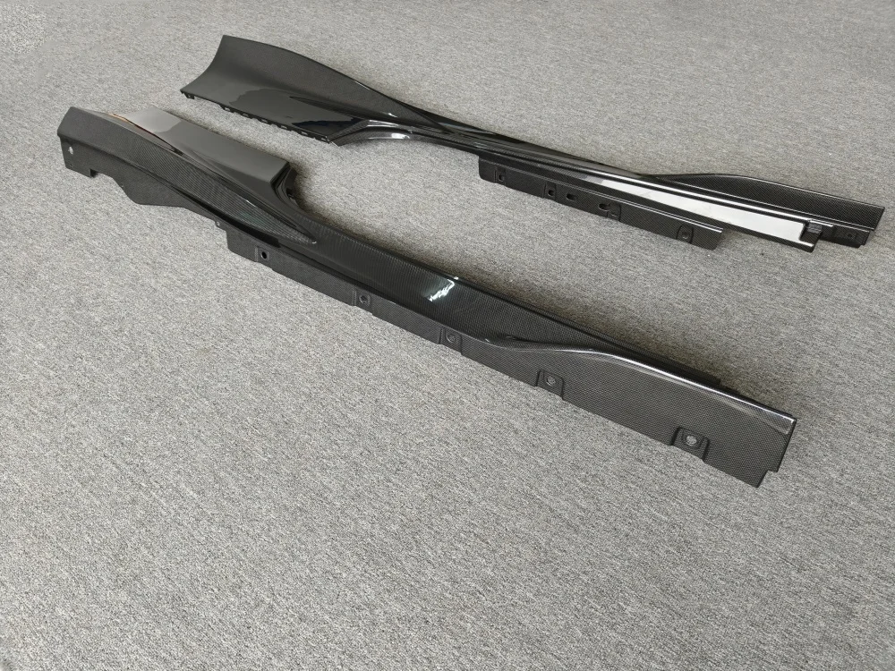 

Used for Ferrari F8 Spider Body Kit Carbon Fiber N-Style Side Skirt Body Kit