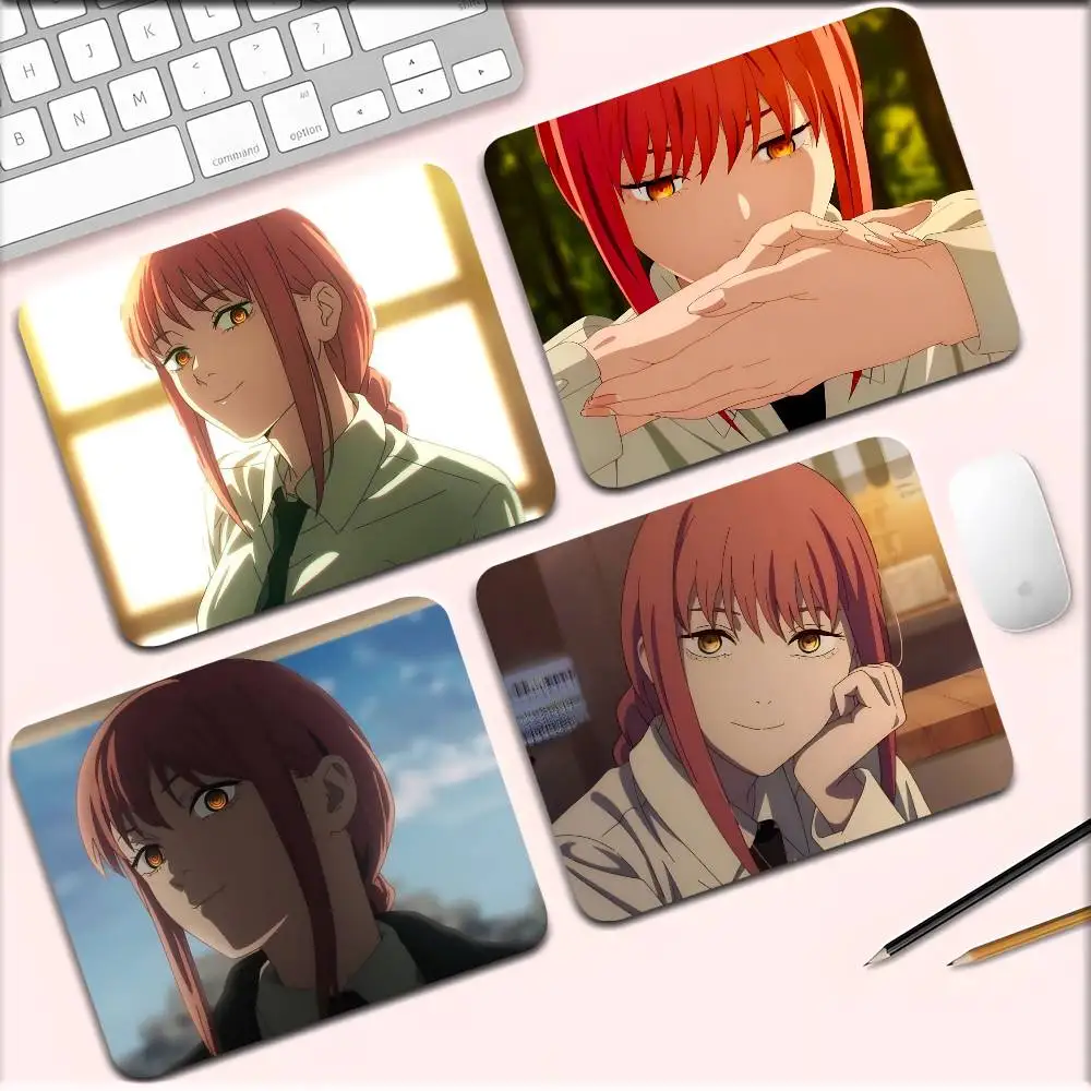 อะนิเมะ Chainsaw Man Makima แผ่นรองเมาส์ขนาดเล็กแผ่นรองคีย์บอร์ดแล็ปท็อปเบาะรองนั่งแผ่นรองโต๊ะกันลื่น