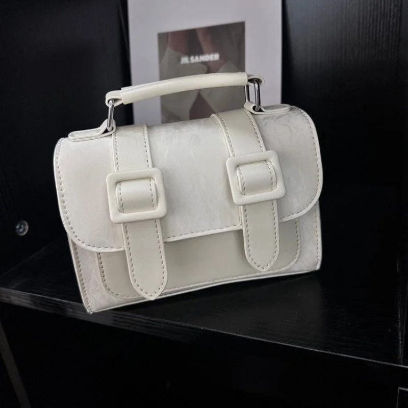 

Luxury Tote Bag For Ladies With Fashionable Look Made From Genuine Leather For Everyday Carry