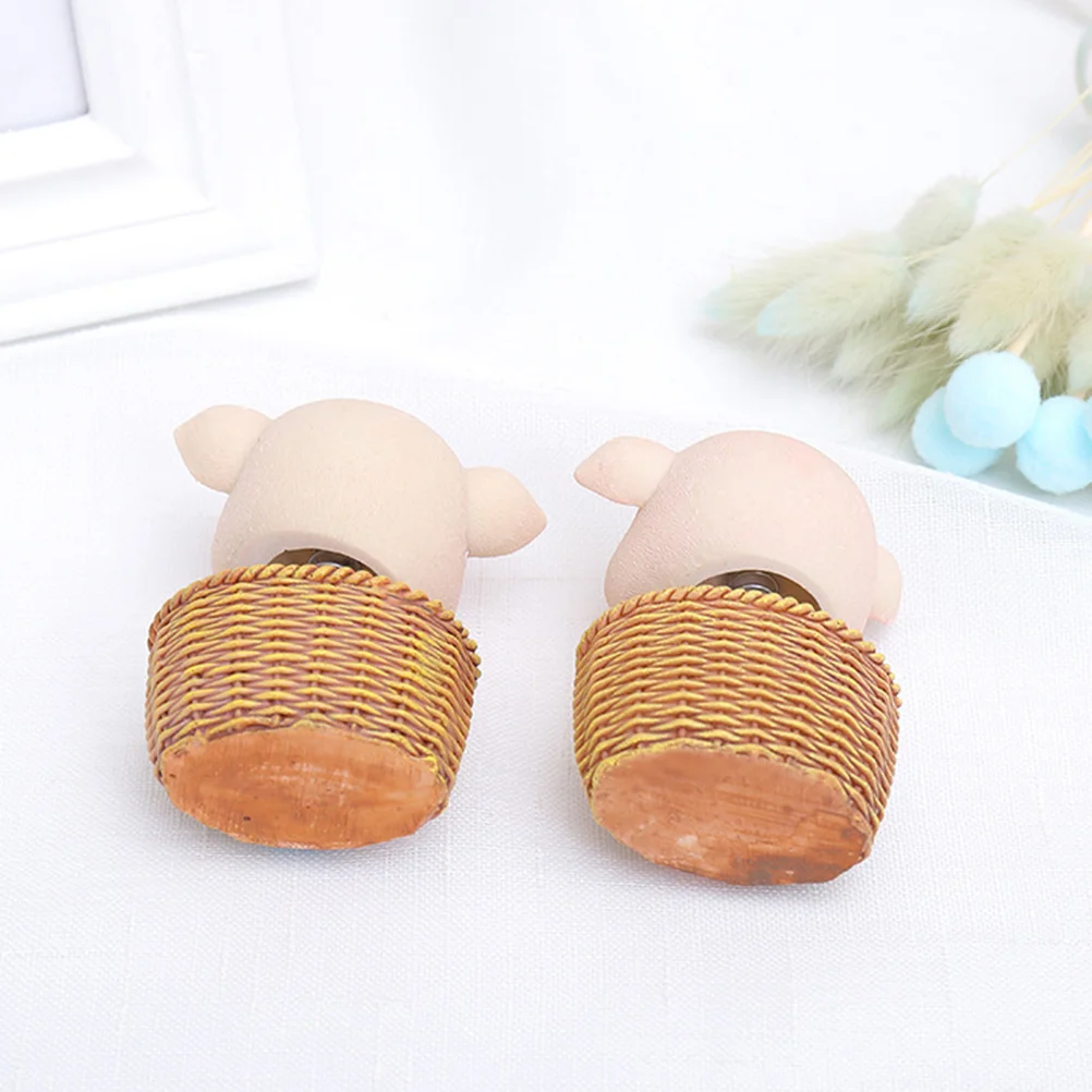 

Pig Car Ornament Adorable Pink Head Shaking Resin Pig Decor Party Decoration Home Table Desk Gift Car Ornaments