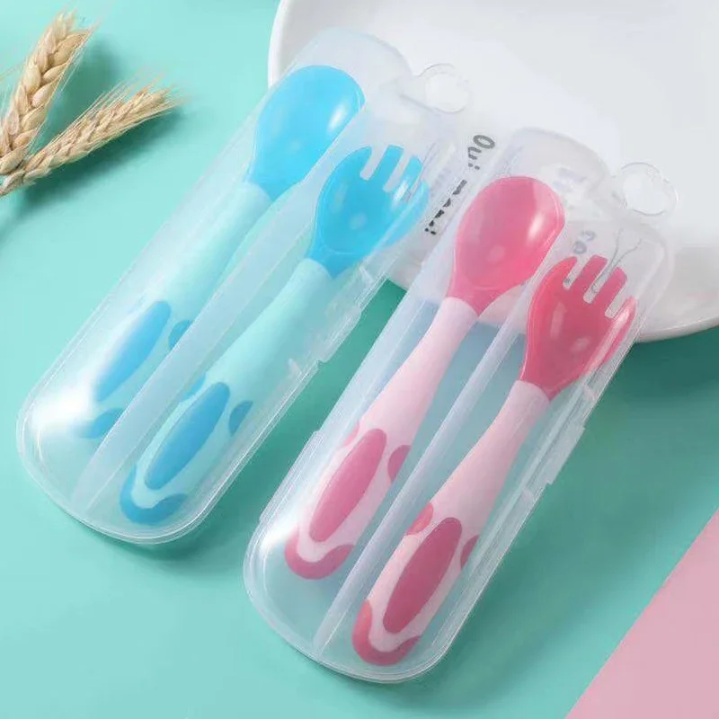 BPA Free Baby Spoon Baby Feeding Training antiscivolo flessibile Twisting Fork cucchiaio stoviglie stoviglie per bambini con scatola di immagazzinaggio