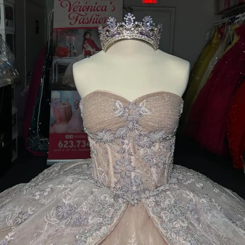 الشمبانيا فساتين Quinceanera الكرة ثوب قبالة الكتف زين الدانتيل الخرز تول مشد حفلة عيد ميلاد الحلو 16 فستان Vestidos