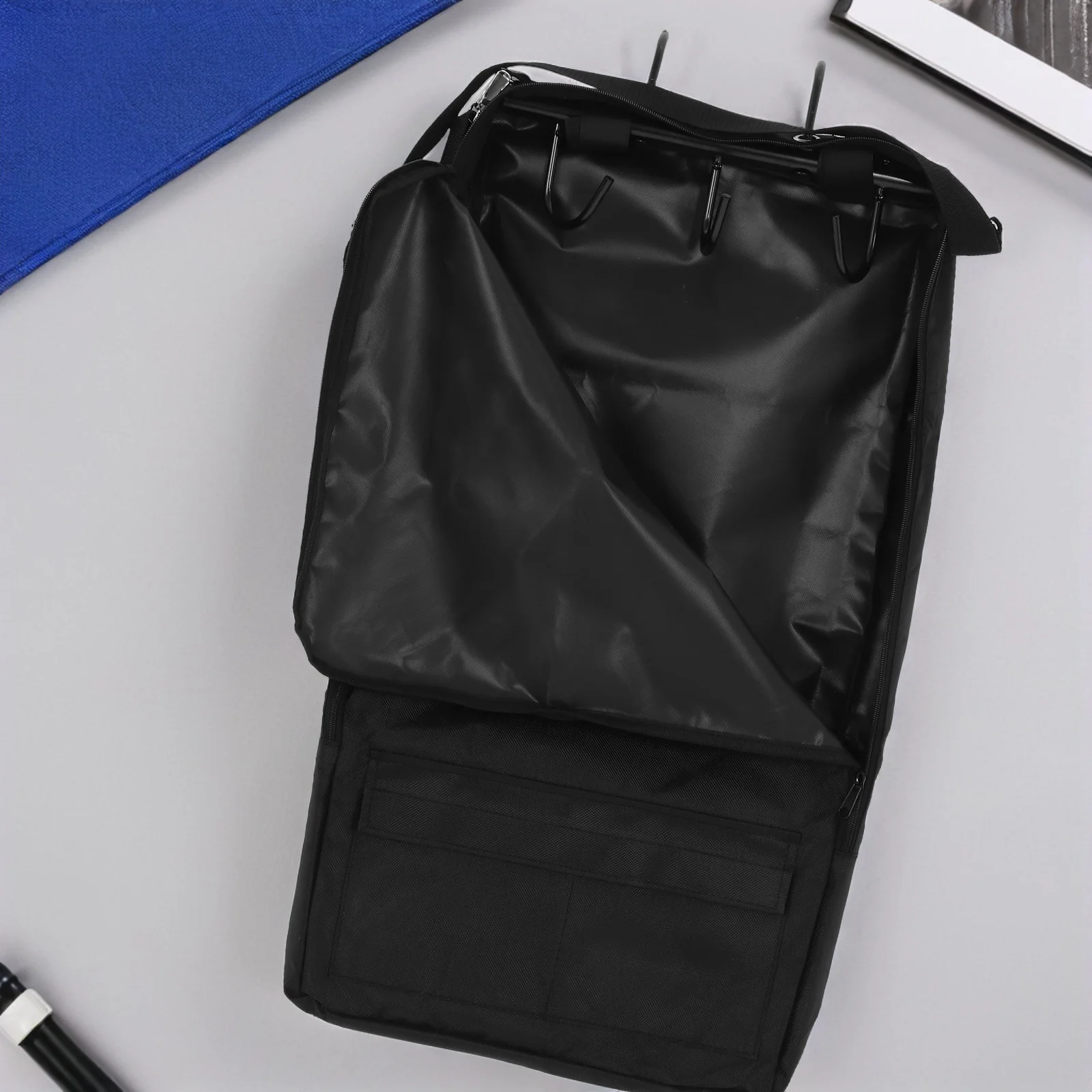 

Multifunctional Equestrian Storage Bag With Hooks Waterproof Horse Tack Organizer Hanging Pouch For Riding Supplies Competition