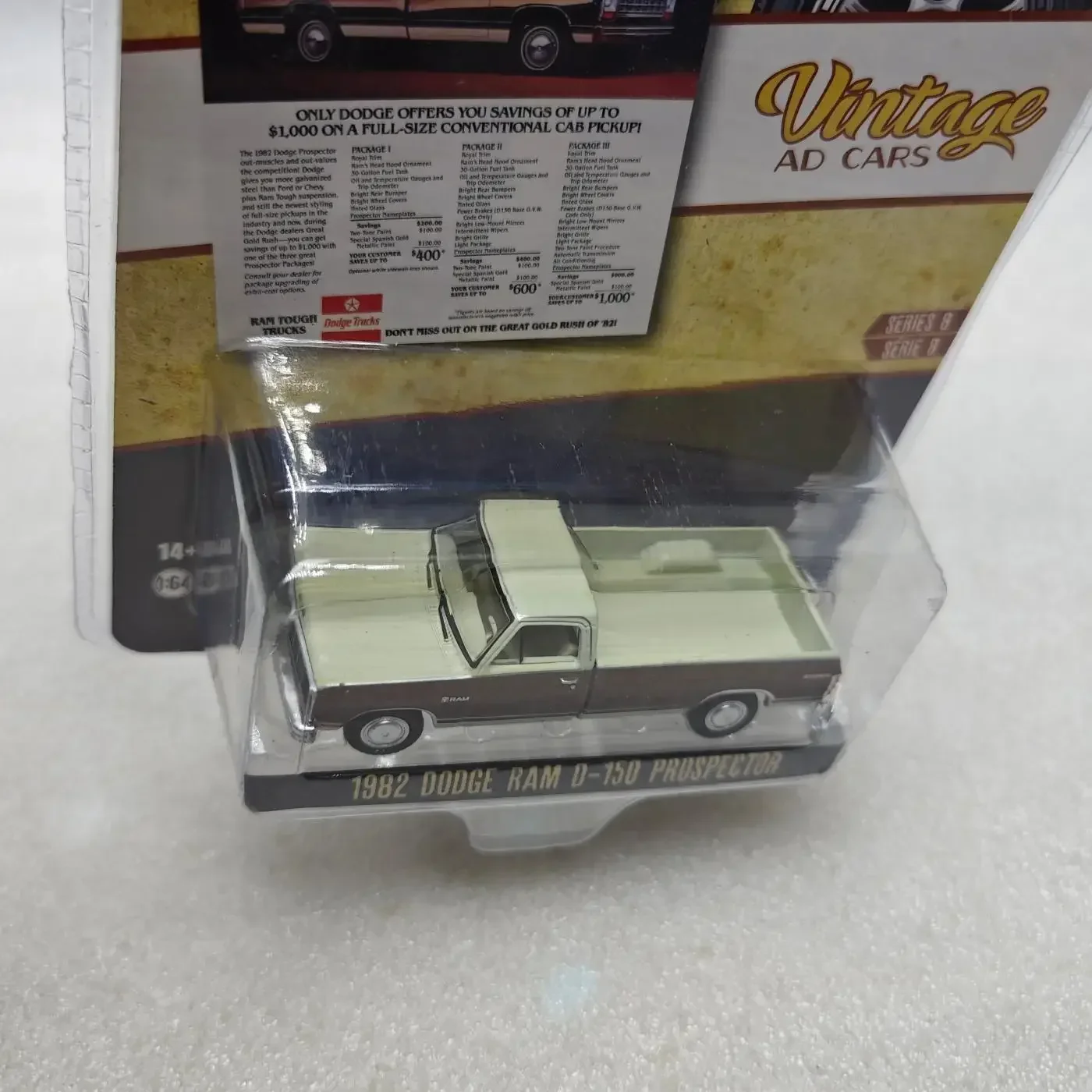 1:64 1982 DODGE RAM D-150 PROSPECTOR High Simulation Diecast Car Metal Alloy Model Car Children's toys  Child ornament