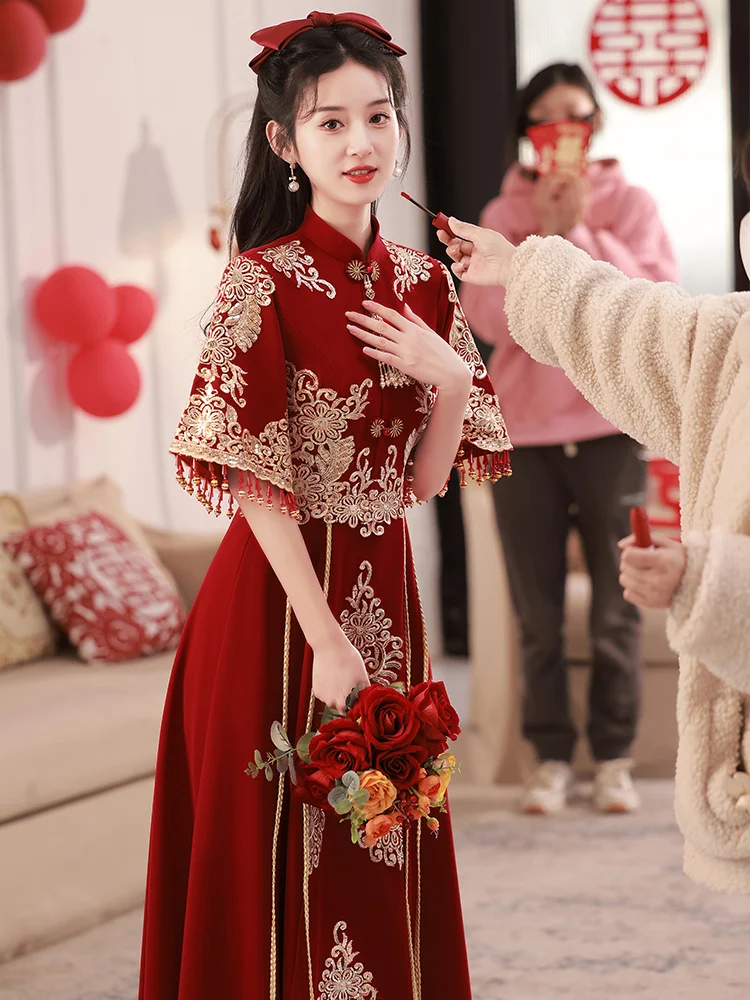 

Красное свадебное платье с вышивкой в китайском стиле для помолвки, длинная юбка, рукава-колокол, на молнии, для женщин