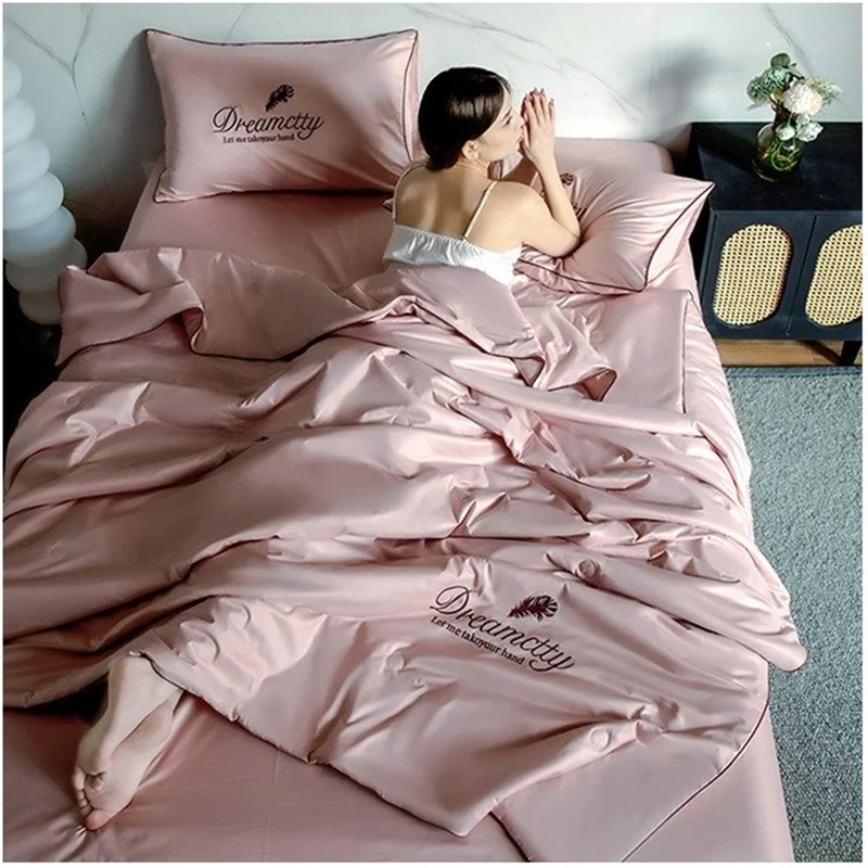 

New Summer Cooling Quilt Butterfly Embroidery Lightweight Nordic Throw Blanket for Hot Sleepers Luxury Large Size Beds Blankets