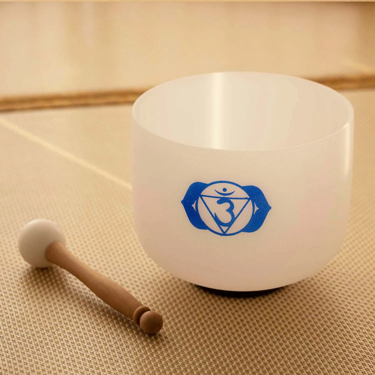 

Hye-eun 432hz/440hz 8 inch A Note Thrid-eye Chakra Pattern Frosted Quartz Crystal Singing Bowl for Sound Healing