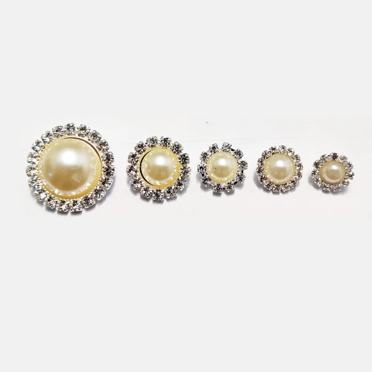 Luxury Round Faux Pearl Rhinestone Shank Buttons Silver Metal Sew On Buttons for Coat Dress Sweater DIY Clothing Wedding Decor