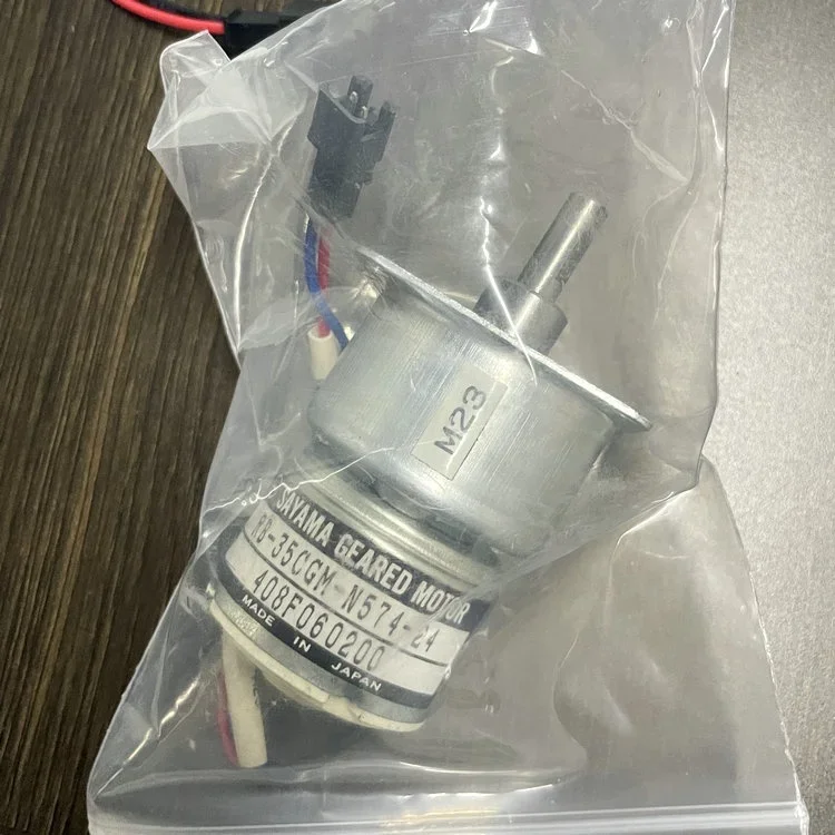 Screen PT-R 8600M-E…