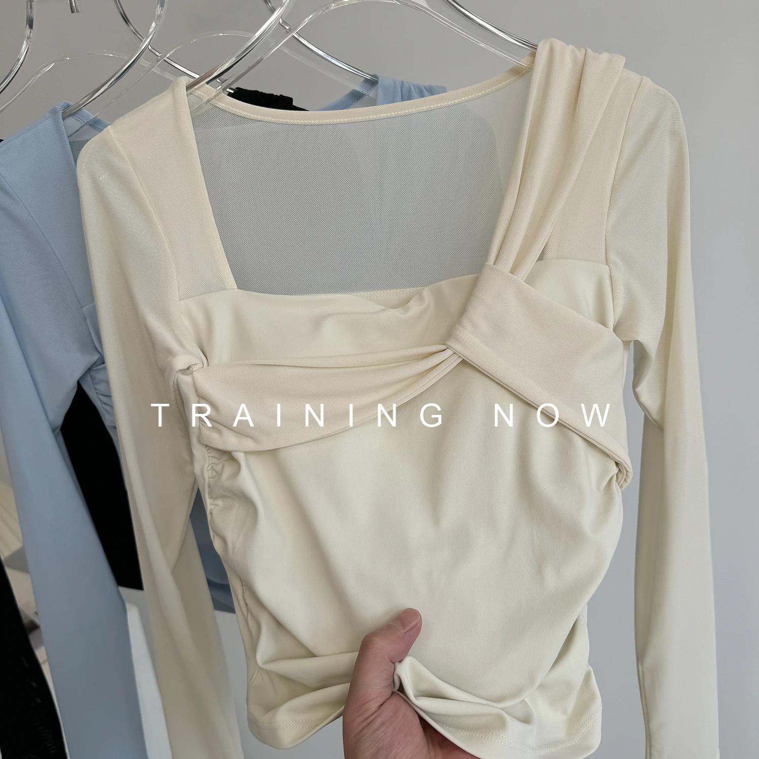 

Yoga clothes for women 2025 new autumn sports tops beautiful mesh long-sleeved T-shirts Pilates training fitness clothes