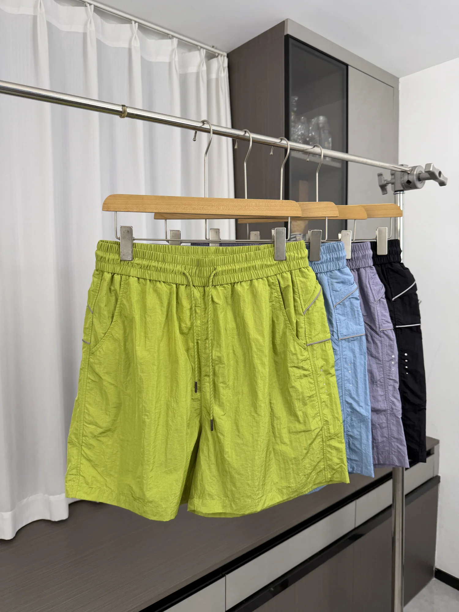 

Water-Resistant Fabric Men's Summer Outdoor Comfortable Breathable Casual Shorts Trendy Loose Fit Knee-Length Straight Tube